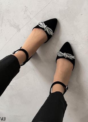 Трендовые женские туфли с декором, черные, экозамша6 фото
