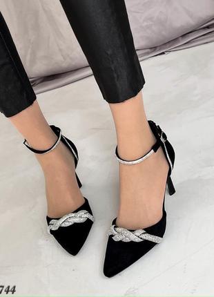 Трендовые женские туфли с декором, черные, экозамша4 фото