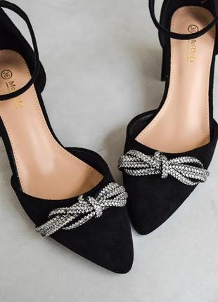Трендовые женские туфли с декором, черные, экозамша3 фото