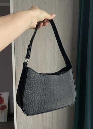Чорна жіноча сумочка на плече амер бренд urban outfitters