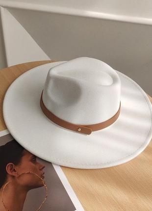 Шляпа федора унисекс с широкими полями 9,5 см и ремешком lucky белая