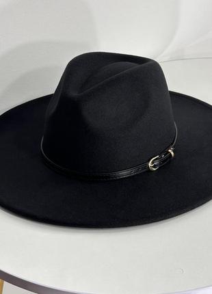 Шляпа федора с широкими полями 9,5 см и ремешком vogue черная