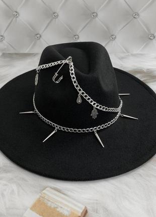 Шляпа федора с декором по тулье с широкими полями 9,5 см punk черная