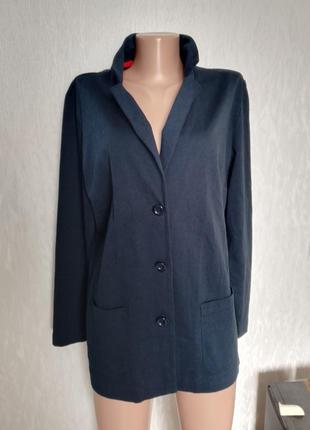 Красивый темно синий пиджак новый