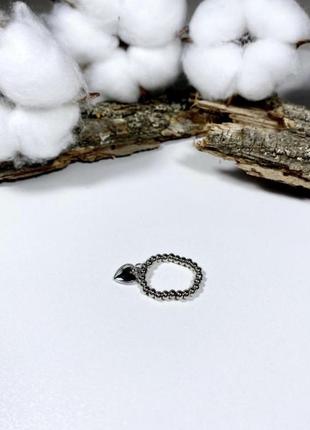 Кольцо кольцо бусины сердце серебряного цвета безразмерное кольццо4 фото
