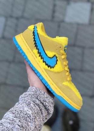 Nike sb dunk low grateful dead yellow bear