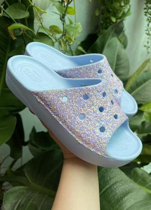 Крокс класік шльопанці платформа блакитні з блискітками crocs classic platform slide blue calcite