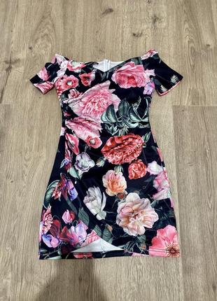 Сукня в квітковий принт / міні-сукня на плечі1 фото