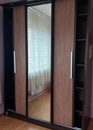 Велика шафа купе із дзеркалом трьохдверна з підсвіткою