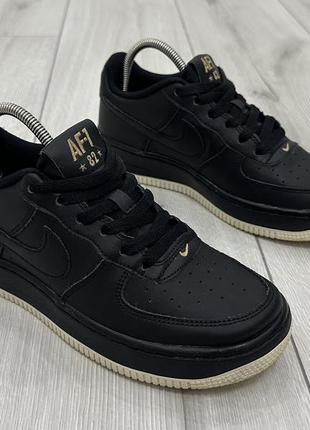 Підліткові кросівки nike air force 1 (23,5 см)