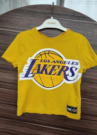 Футболка мальчику яркая