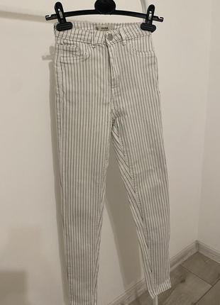 Белые брюки в полоску / белые скинни джинсы1 фото