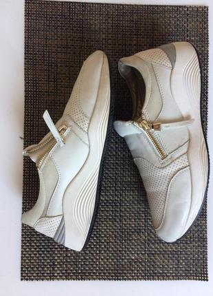 Белые кожаные кроссовки на широкую ногу geox9 фото