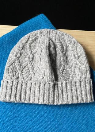 Сіра в’язана шапка  united colors of benetton італія