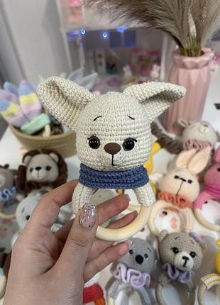 Іграшка ручної роботи «фенек» , брязкальце «лисичка фенек» вʼязане гачком, подарунок на виписку, під замовлення та і наявності