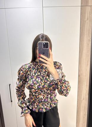 Очень красивая блуза в цветочный принт в стиле zara, mango, ivina3 фото