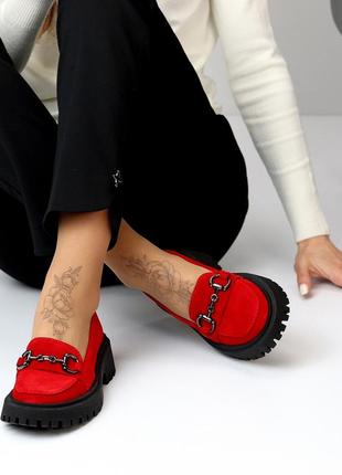 Женские замшевые красные лоферы на каблуке весенне осенние туфли натуральная замша весна осень8 фото