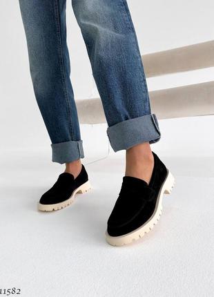 Premium! женские замшевые черные лоферы на каблуке весенне осенние туфли натуральная замша7 фото