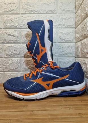 Кроссовки mizuno