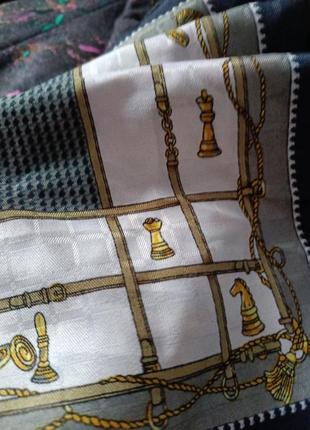 Платок винтажный с шахозными фигурами5 фото
