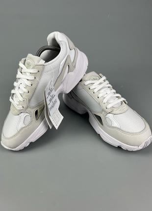 Фирменные кроссовки adidas falcon5 фото