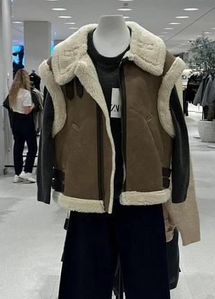 Жилет від zara