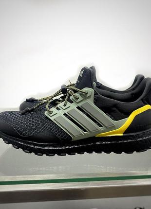 Кроссовки adidas ультрабуст