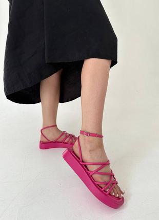 Босоножки сандалии на высокой подошве платформы плетени Франции, сандалии фуксия6 фото