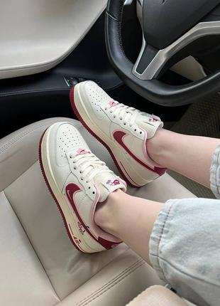 Кросівки жіночі / чоловічі бежеві / вишневі з шкіри nike air force 1 low cherry8 фото