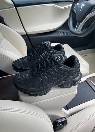 Кросівки жіночі / чоловічі чорні nike air max tn plus triple black7 фото