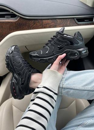 Кросівки жіночі / чоловічі чорні nike air max tn plus triple black5 фото