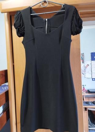 Черное коротенькое платье