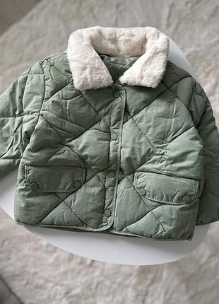 Весняна куртка на кнопках