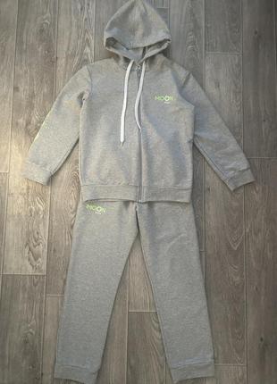 Спортивний костюм