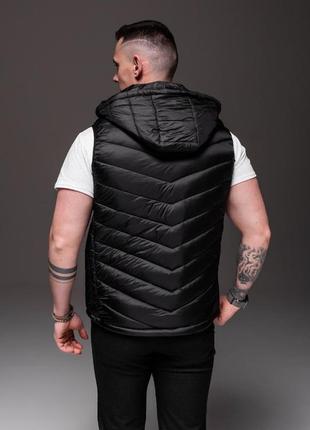 Мужская жилетка с капюшоном черная8 фото