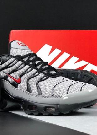 Чоловічі кросівки  nike air max plus tn   сірі з чорним