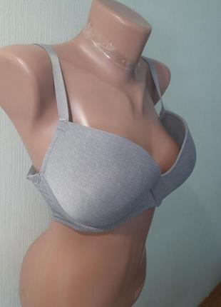 Бюстгалтер