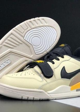 Чоловічі кросівки  nike jordan legacy 312 low  бежеві