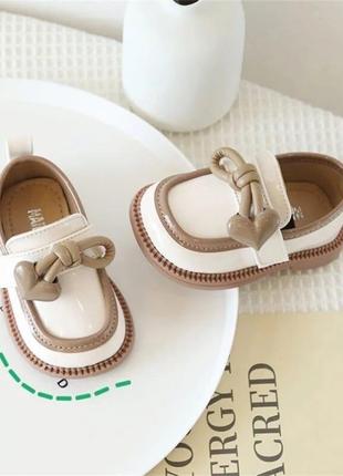 Туфлики для дівчинки