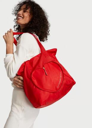 Червона сумка victoria’s secret v-day packable tote