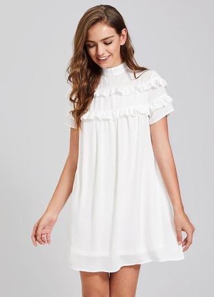 Белое базовое летнее платье с рюшами fashion union