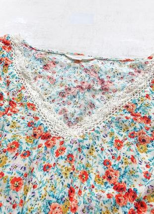 Стильное невесомое платье springfield цветочным принтом миди длины с прошвой на груди3 фото