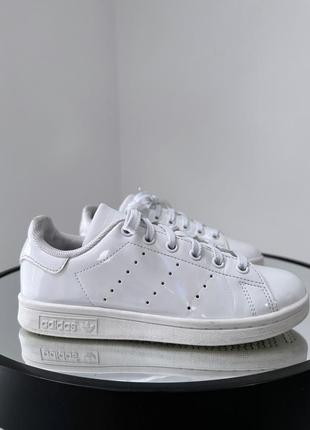 Качественные легендарные кроссовки adidas stan smith