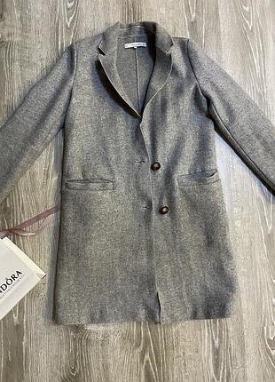 Сіре демісезонне пальто zara