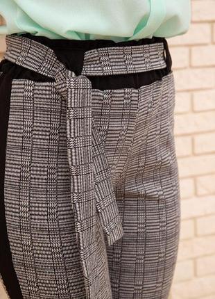 Женские укороченные брюки, в клетку с лампасами, цвет серый, 172r9314-35 фото