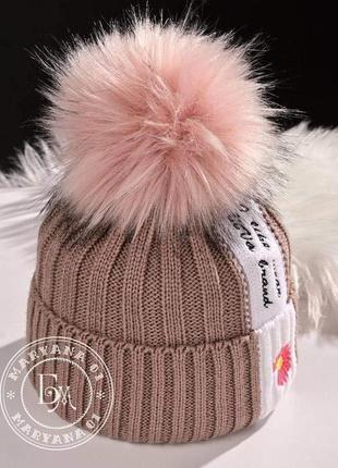 Тепла зимова шапка для дівчинки1 фото