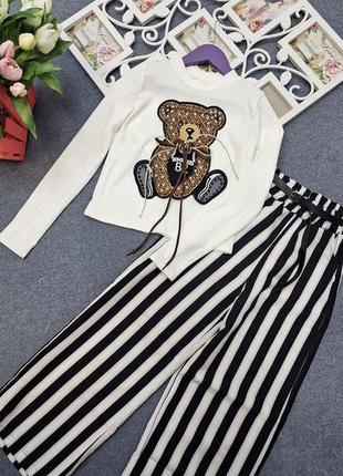 Костюм кофта с нашивкой мишка и брюки палаццо