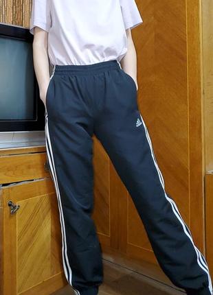 Штаны брюки спортивные с лампасами adidas оригинал3 фото
