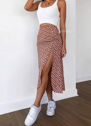 Стильная женская легкая юбка-миди с разрезом в цветочный принт8 фото