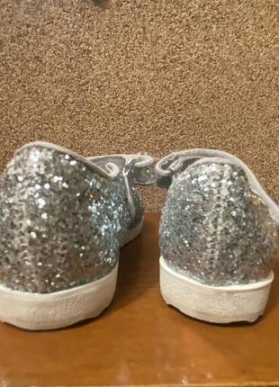 Туфлі на дівчинку frozen р.26/15,5 см з єльзою і анною5 фото